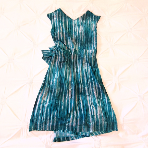 BCBG Maxazria marian teal cyan combo printed crossover wrap midi dress. Size L - Picture 8 of 8